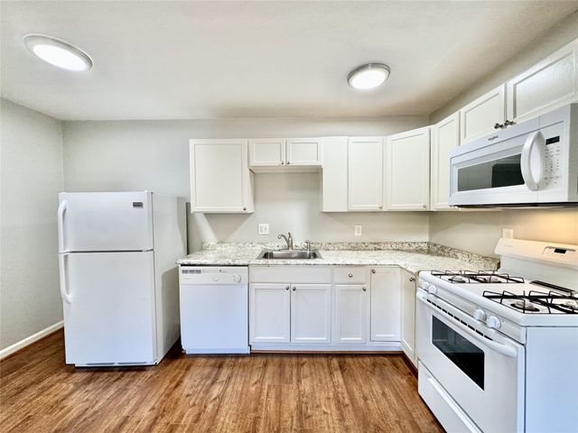 5722 Gaston Avenue B, Dallas, TX 75214