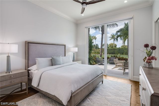 705 Wedge DR, Naples, FL 34103