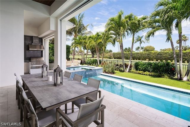 705 Wedge DR, Naples, FL 34103