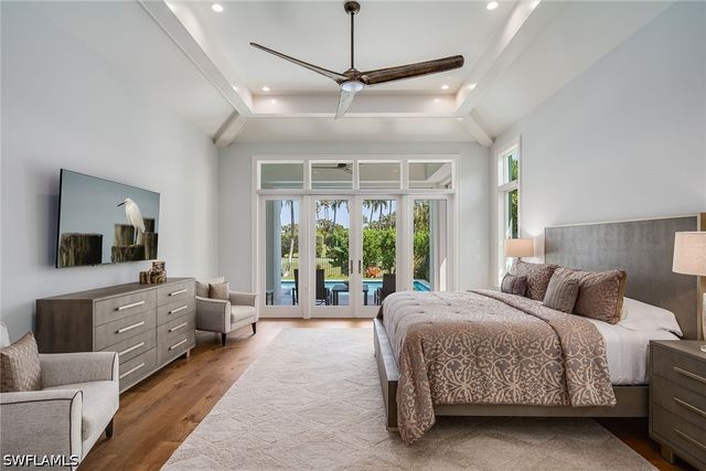 705 Wedge DR, Naples, FL 34103