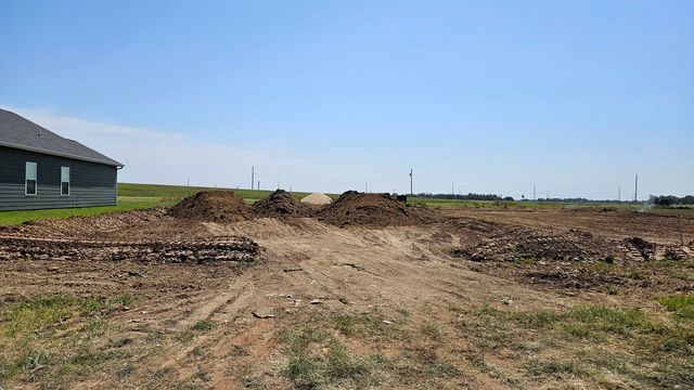 1506 N Sedgwick St, Garden Plain, KS 67050