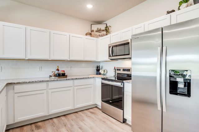 1506 N Sedgwick St, Garden Plain, KS 67050