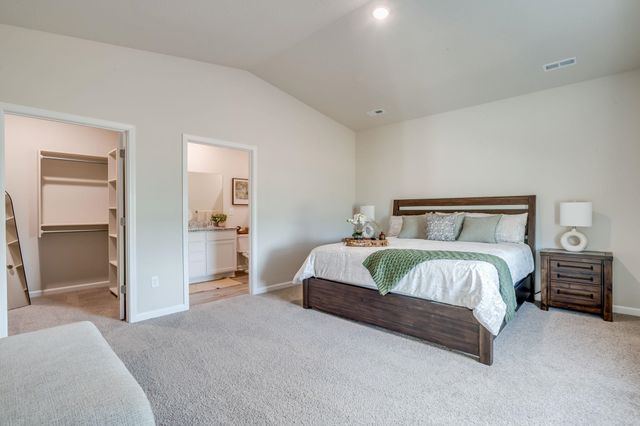 1506 N Sedgwick St, Garden Plain, KS 67050