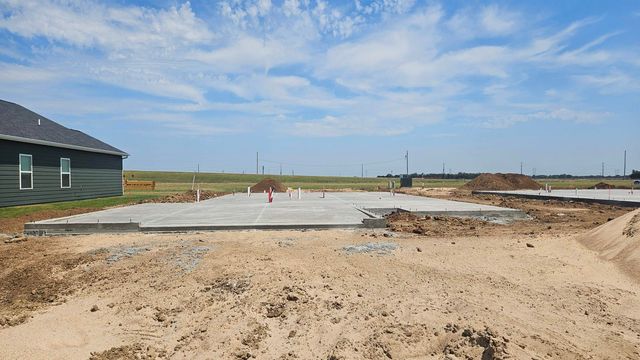 1506 N Sedgwick St, Garden Plain, KS 67050