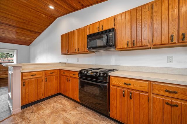 6201 COUNTRY CLUB DRIVE 21, Lake Wales, FL 33898