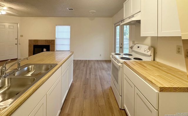 9650 Simplicity, San Antonio, TX 78245