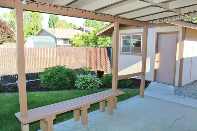 3713 Rio Vista Way, Klamath Falls, OR 97603