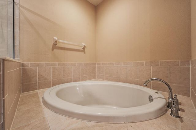 9904 PALERMO BREEZE WAY, Tampa, FL 33619