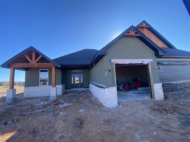 2445 Wind River Circle, Blanchard, OK 73010