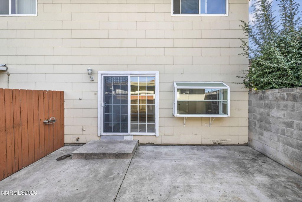 Image 18 of property listing at 312 Smithridge Park, Reno, NV 89502