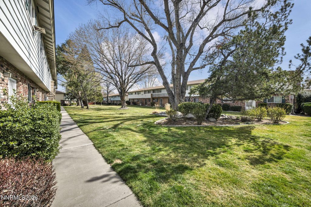 Image 2 of property listing at 312 Smithridge Park, Reno, NV 89502