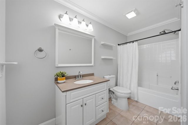 1245 34th Avenue NE, Hickory, NC 28601