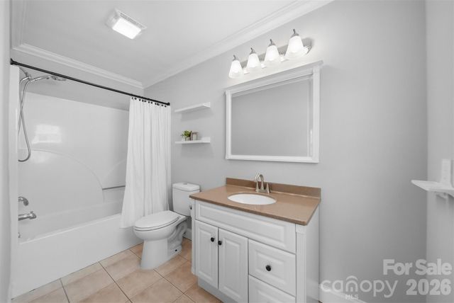 1245 34th Avenue NE, Hickory, NC 28601