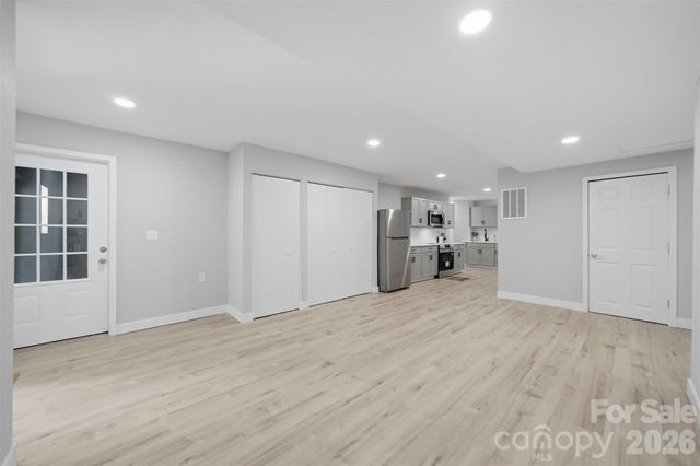 1245 34th Avenue NE, Hickory, NC 28601