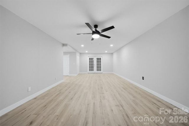 1245 34th Avenue NE, Hickory, NC 28601