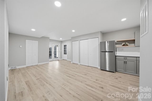 1245 34th Avenue NE, Hickory, NC 28601