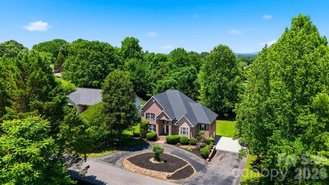 1245 34th Avenue NE, Hickory, NC 28601