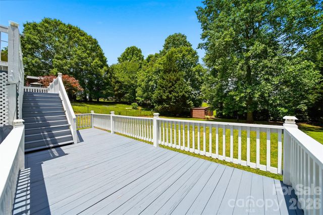 1245 34th Avenue NE, Hickory, NC 28601