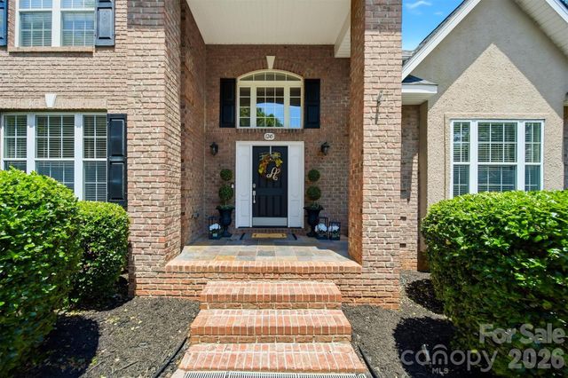 1245 34th Avenue NE, Hickory, NC 28601