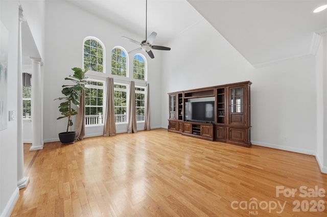 1245 34th Avenue NE, Hickory, NC 28601