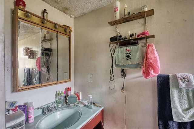 250 Bona Rd, Buford, GA 30518