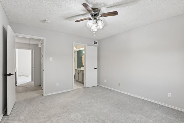 7429 Kingswood Drive, Fort Worth, TX 76133