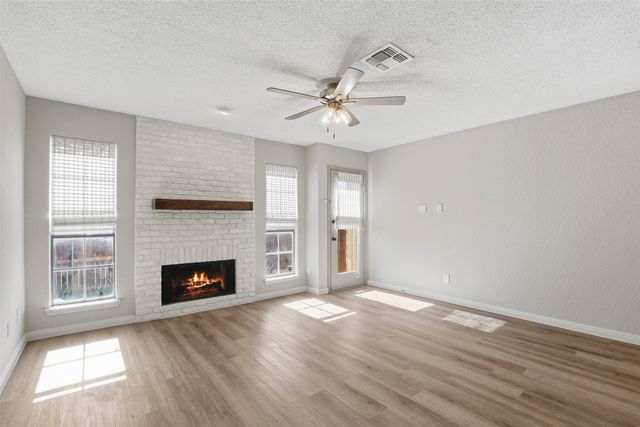 7429 Kingswood Drive, Fort Worth, TX 76133