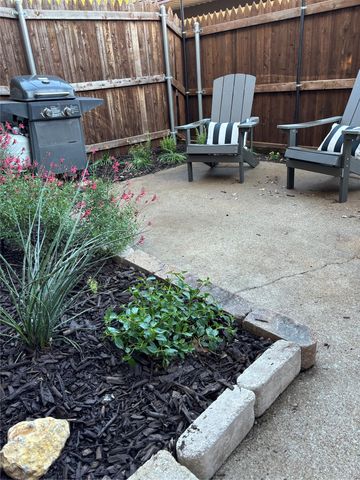 7429 Kingswood Drive, Fort Worth, TX 76133