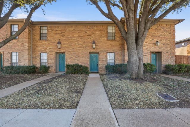 7429 Kingswood Drive, Fort Worth, TX 76133