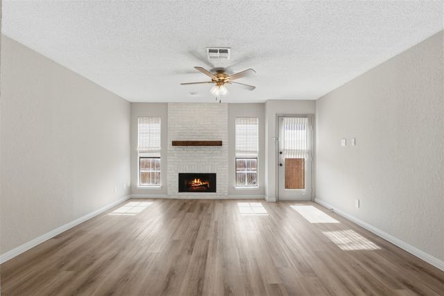 7429 Kingswood Drive, Fort Worth, TX 76133