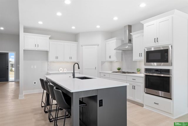 12383 Windsor Drive, Papillion, NE 68046