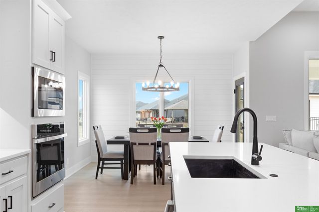 12383 Windsor Drive, Papillion, NE 68046