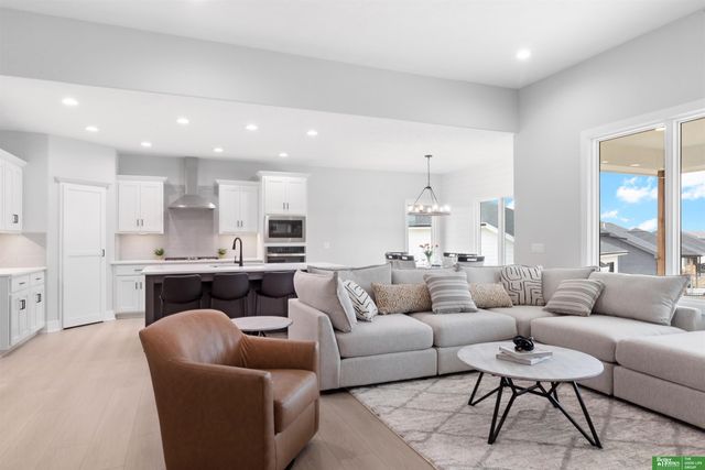 12383 Windsor Drive, Papillion, NE 68046