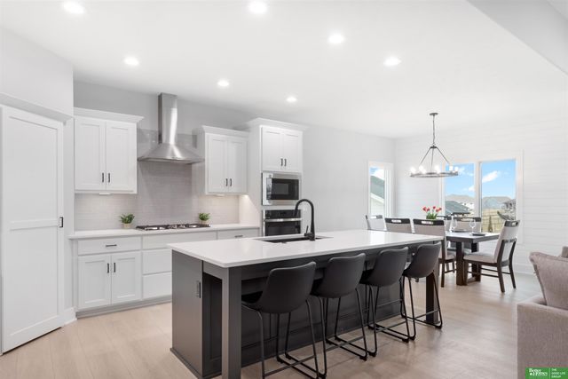 12383 Windsor Drive, Papillion, NE 68046