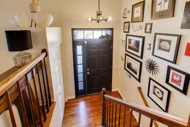 552 Lincoln Station Drive, Oswego, IL 60543