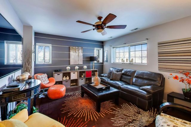 552 Lincoln Station Drive, Oswego, IL 60543