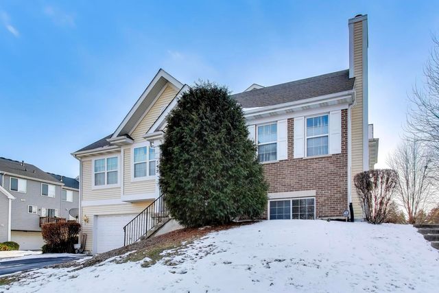 552 Lincoln Station Drive, Oswego, IL 60543