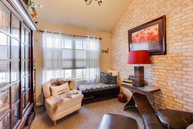 552 Lincoln Station Drive, Oswego, IL 60543