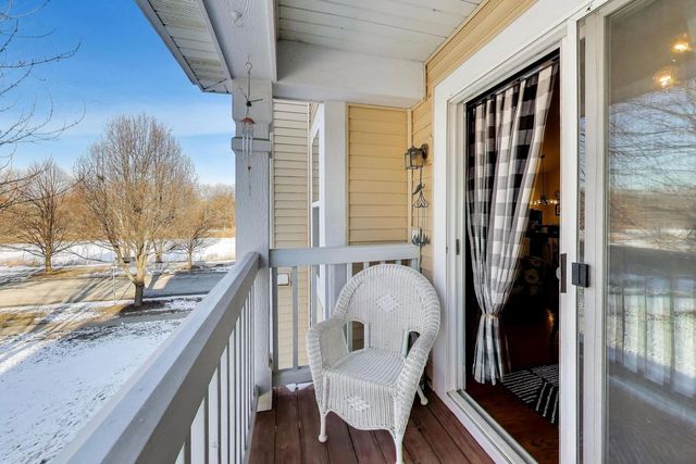 552 Lincoln Station Drive, Oswego, IL 60543