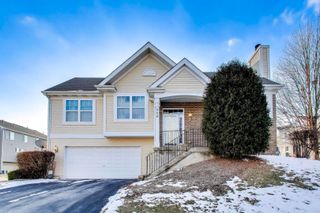 552 Lincoln Station Drive, Oswego, IL 60543