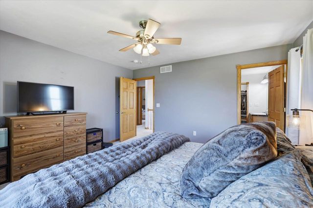 4816 N APPLE ROAD, Appleton, WI 54913