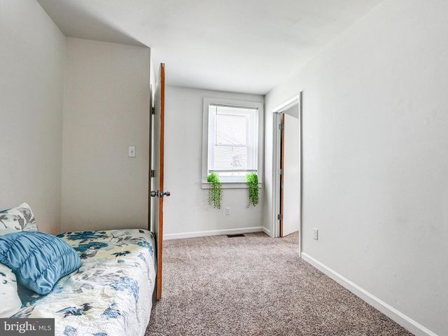 15 MARYLAND AVE, Dundalk, MD 21222