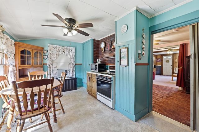 48 Grant St, Dracut, MA 01826