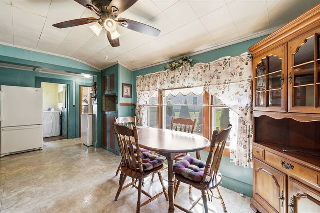 48 Grant St, Dracut, MA 01826