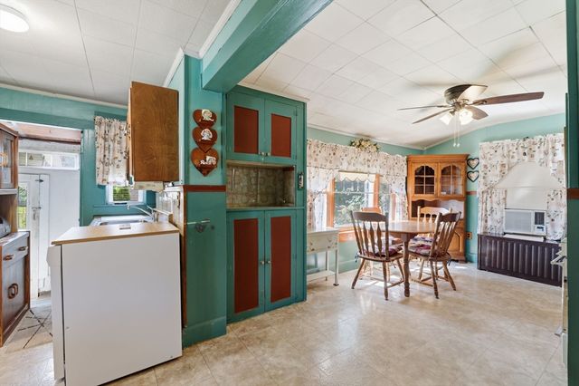 48 Grant St, Dracut, MA 01826