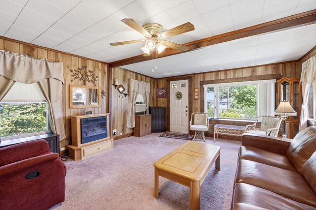 48 Grant St, Dracut, MA 01826