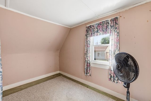 48 Grant St, Dracut, MA 01826