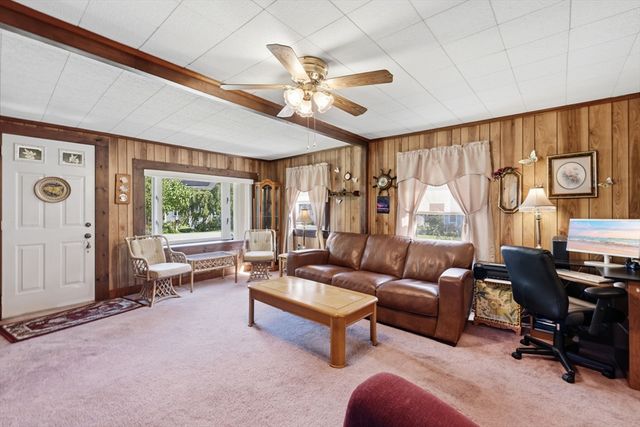 48 Grant St, Dracut, MA 01826