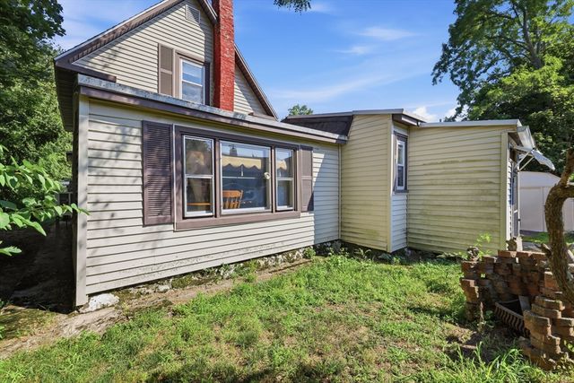 48 Grant St, Dracut, MA 01826