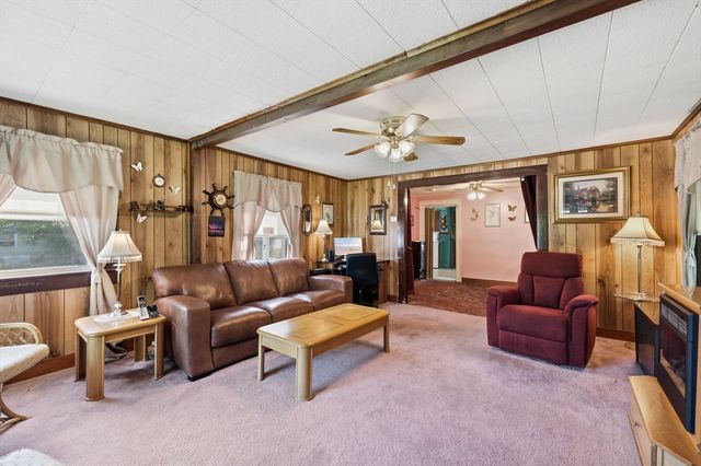 48 Grant St, Dracut, MA 01826